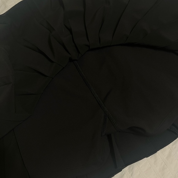 TNA tennis skirt - Picture 2 of 4